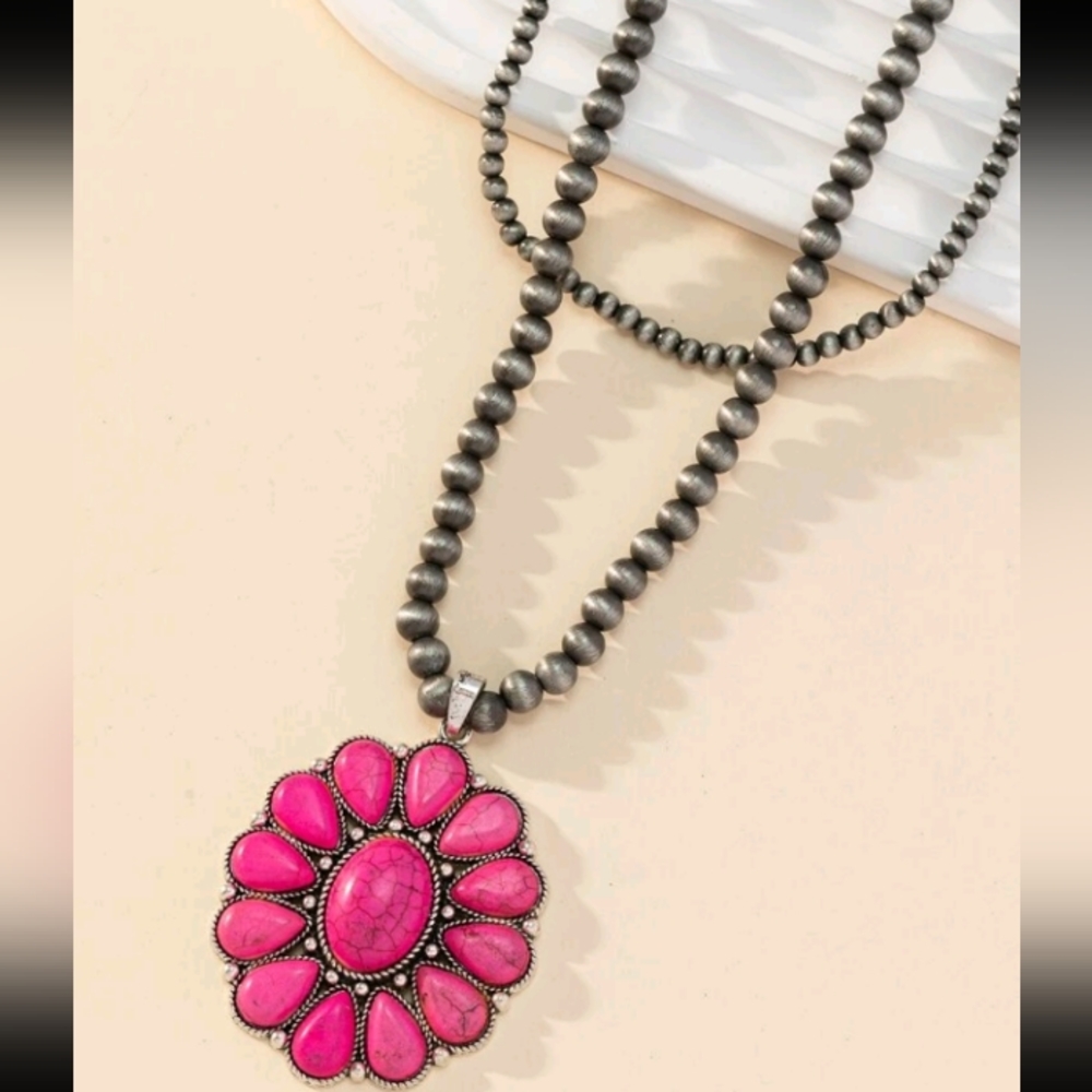 BOHEMIAN PINK FLOWER NECKLACE NEW